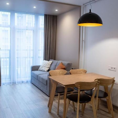 Dream Life Apartment Lviv Eksteriør bilde